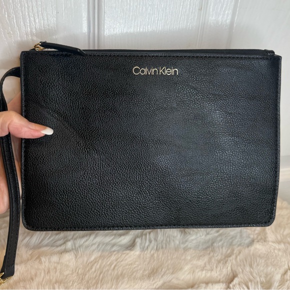 CALVIN KLEIN WRISTLET/POUCH BLACK - Picture 3 of 13